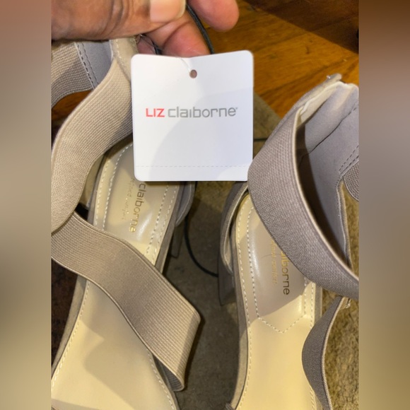 Ladies super cute low heels size 9 womens $40 - Picture 5 of 7